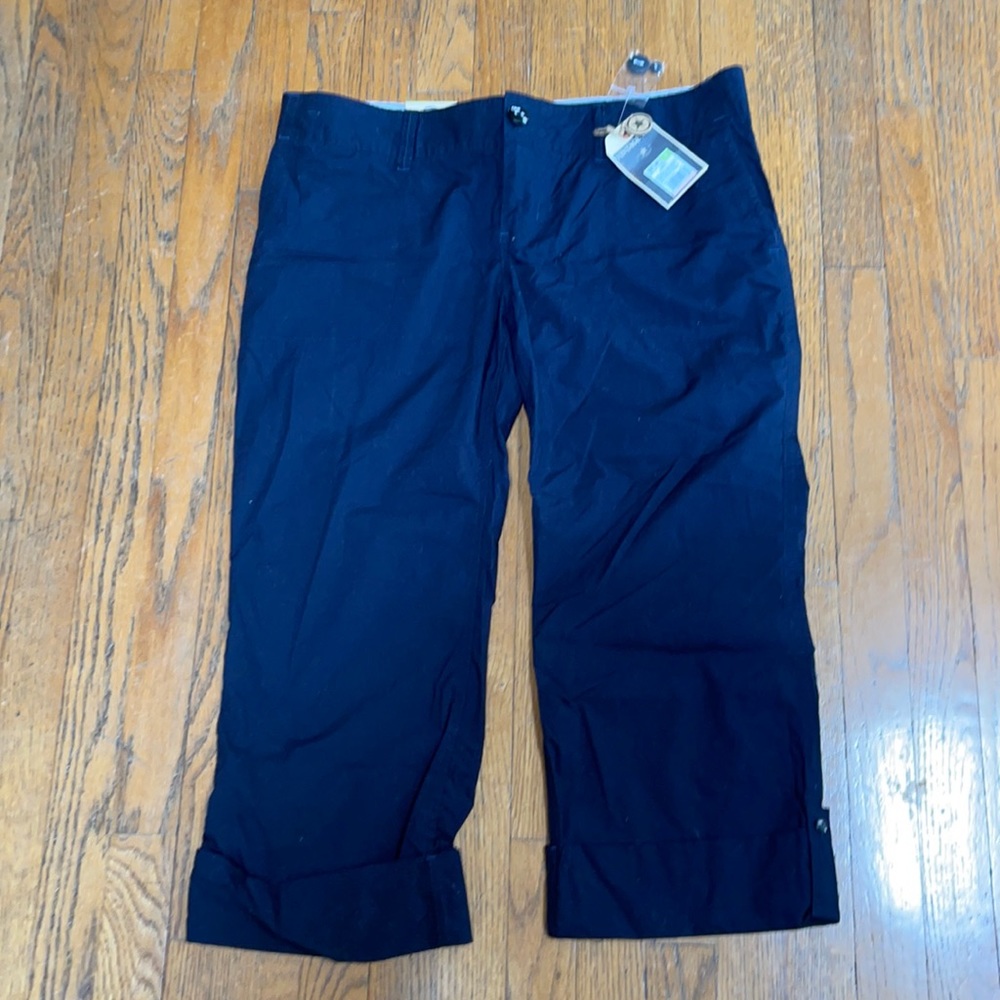 NWT Converse One Star Capris. Size 12